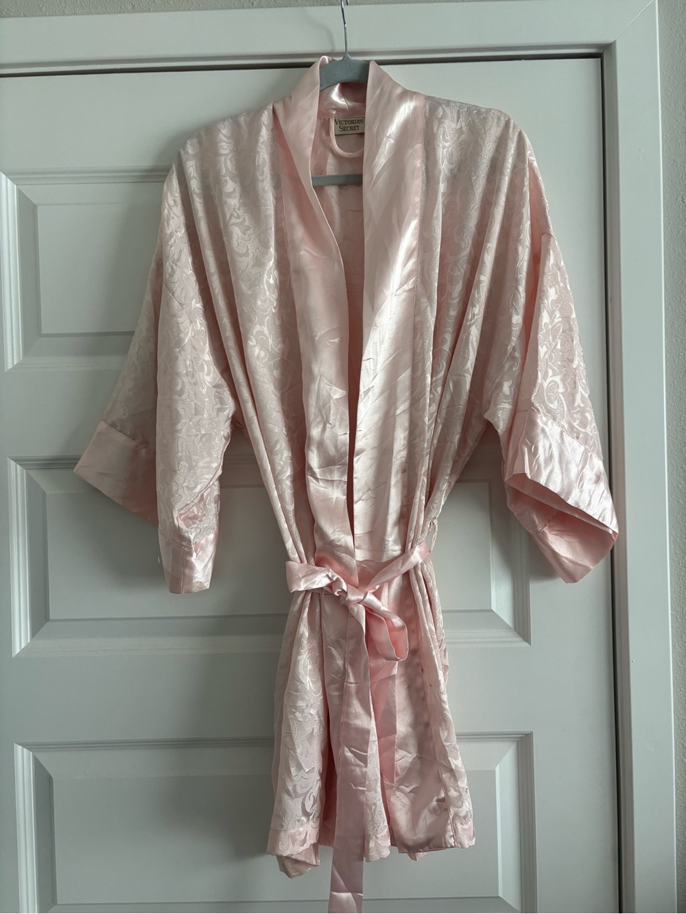 Silky Pink Floral  Kimono Robe – Brand: Victoria’s Secret